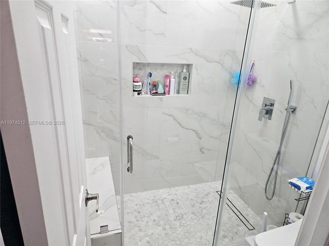 17914 NW 66th Ct Cir, Hialeah, FL 33015