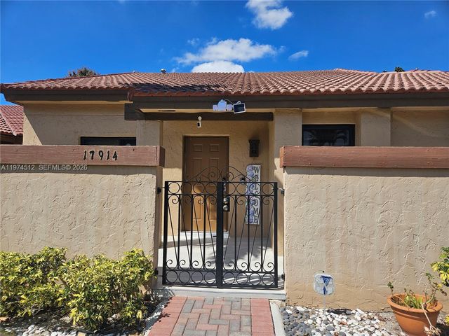17914 NW 66th Ct Cir, Hialeah, FL 33015