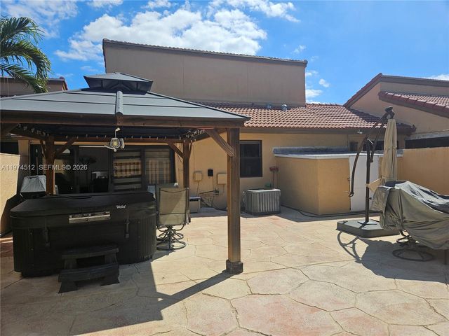 17914 NW 66th Ct Cir, Hialeah, FL 33015