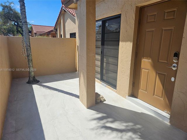 17914 NW 66th Ct Cir, Hialeah, FL 33015