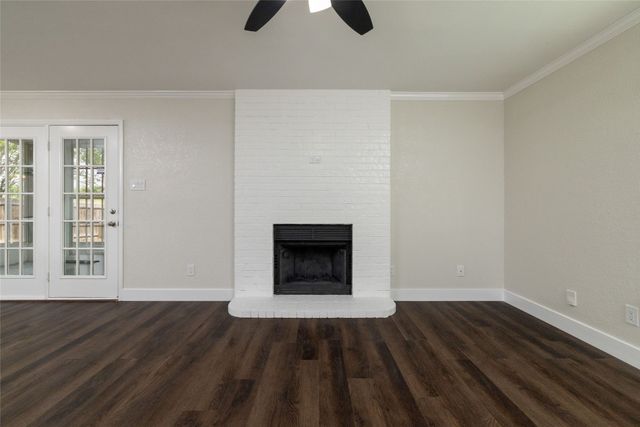 641 Lemon Drive, Arlington, TX 76018