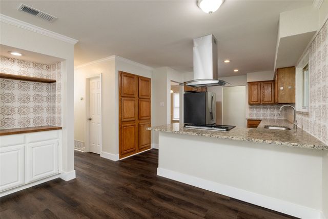 641 Lemon Drive, Arlington, TX 76018