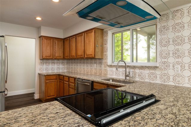 641 Lemon Drive, Arlington, TX 76018