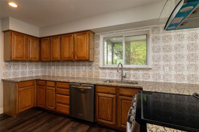 641 Lemon Drive, Arlington, TX 76018