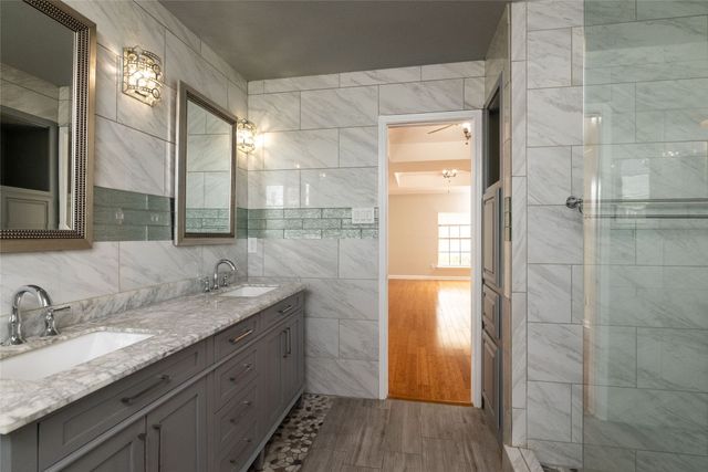 641 Lemon Drive, Arlington, TX 76018