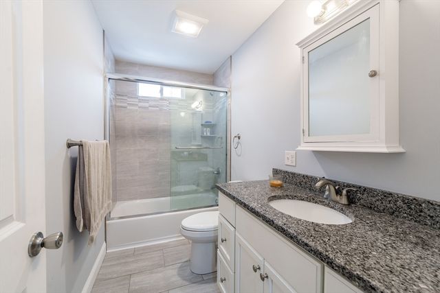 8-10 Kensington Ave, Springfield, MA 01108