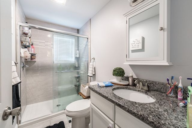 8-10 Kensington Ave, Springfield, MA 01108
