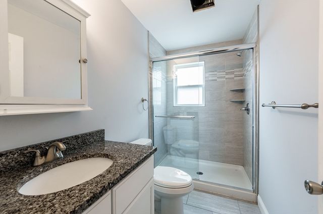 8-10 Kensington Ave, Springfield, MA 01108