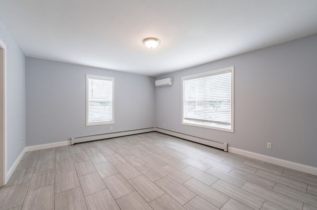 8-10 Kensington Ave, Springfield, MA 01108