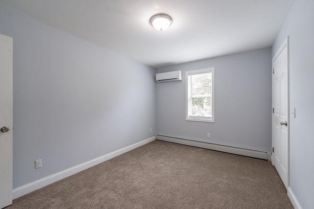 8-10 Kensington Ave, Springfield, MA 01108