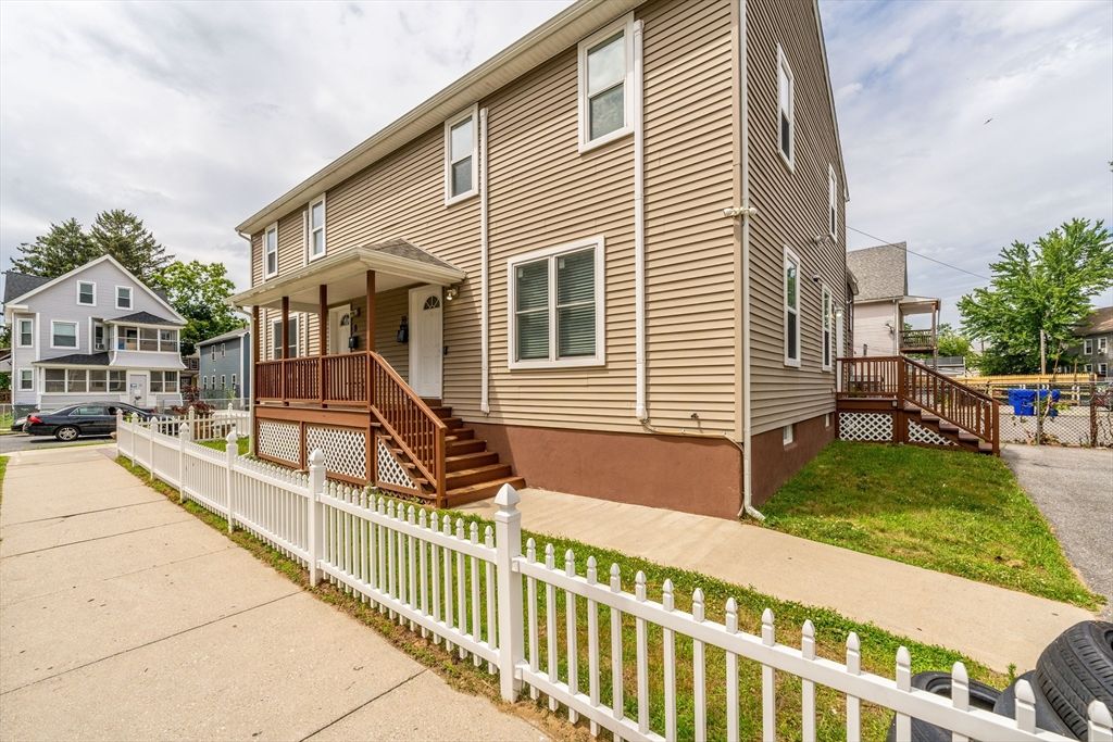 8-10 Kensington Ave, Springfield, MA 01108