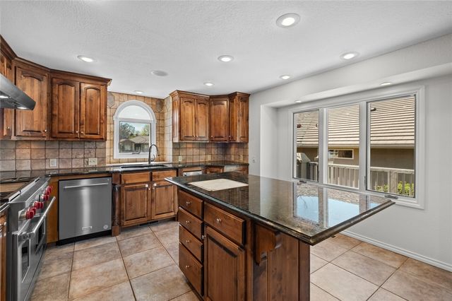 9 Augusta Court, Rogers, AR 72758