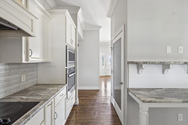 737 Work Dr, Nashville, TN 37207