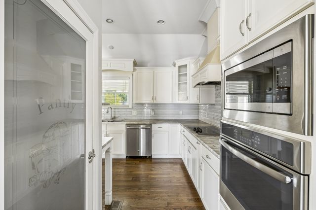737 Work Dr, Nashville, TN 37207