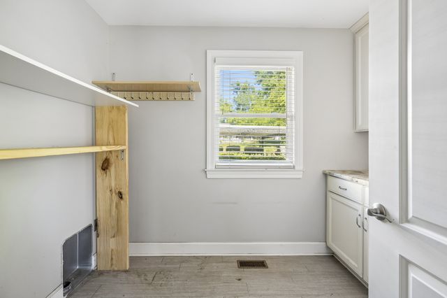 737 Work Dr, Nashville, TN 37207