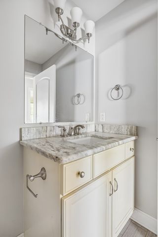 737 Work Dr, Nashville, TN 37207