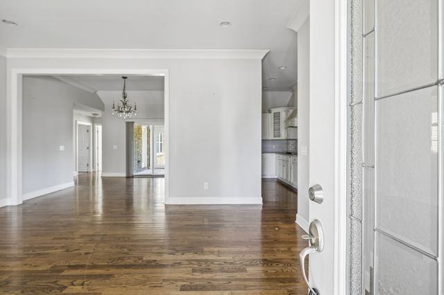 737 Work Dr, Nashville, TN 37207