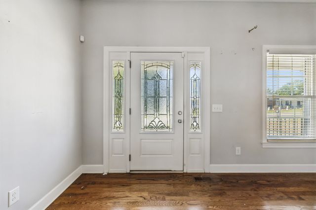 737 Work Dr, Nashville, TN 37207