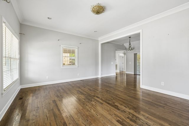 737 Work Dr, Nashville, TN 37207
