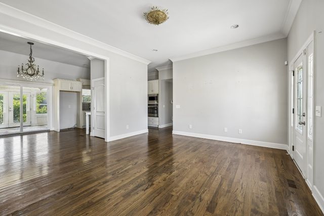 737 Work Dr, Nashville, TN 37207