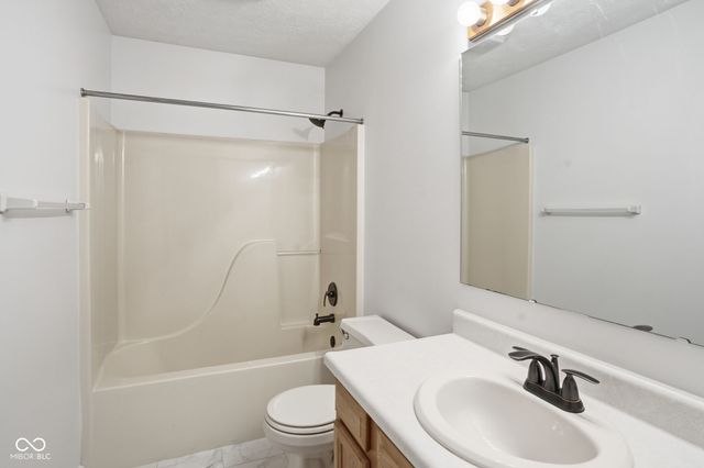 6235 Miller Woods Lane, Indianapolis, IN 46237