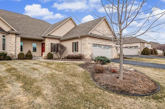 N35W23668 Auburn COURT, Pewaukee, WI 53072