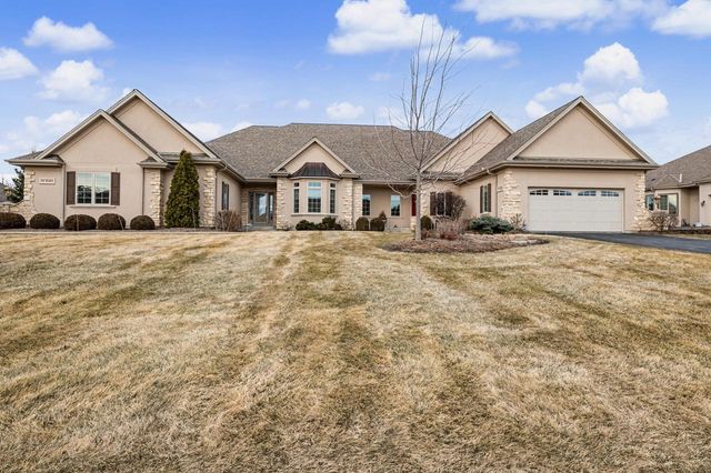 N35W23668 Auburn COURT, Pewaukee, WI 53072