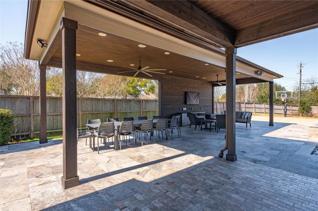 1422 Bowen Drive, League City, TX 77573