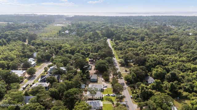 492 Jabbertown Road, Southport, NC 28461