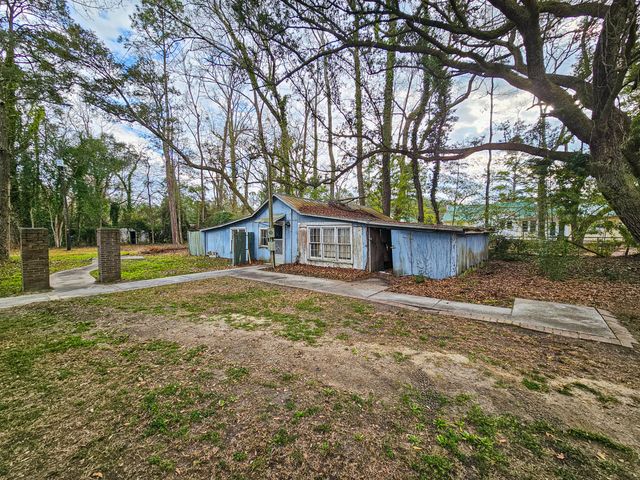 127 Meadowlake Drive, Walterboro, SC 29488