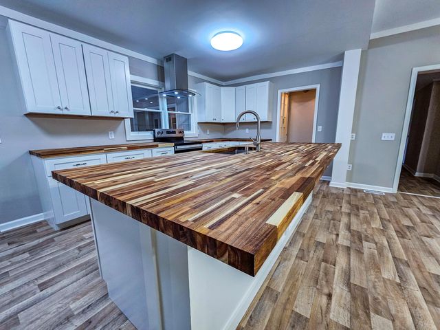 127 Meadowlake Drive, Walterboro, SC 29488