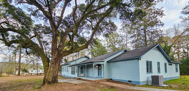 127 Meadowlake Drive, Walterboro, SC 29488