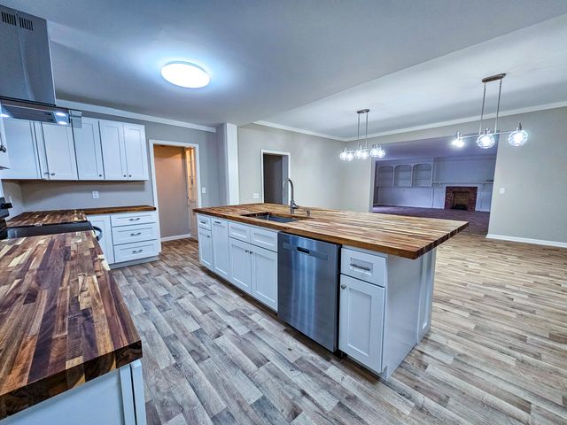 127 Meadowlake Drive, Walterboro, SC 29488