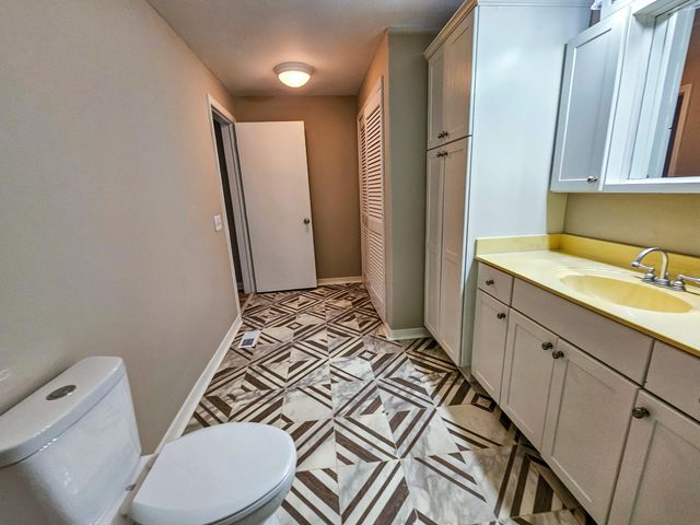 127 Meadowlake Drive, Walterboro, SC 29488