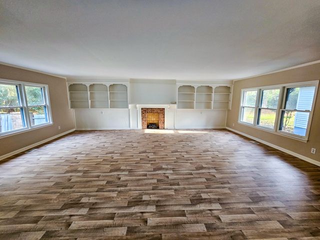 127 Meadowlake Drive, Walterboro, SC 29488