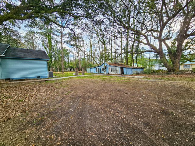 127 Meadowlake Drive, Walterboro, SC 29488