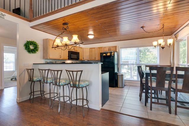 752 Pevahouse Camp Ln, Decaturville, TN 38329