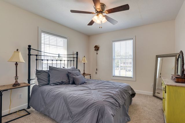 752 Pevahouse Camp Ln, Decaturville, TN 38329