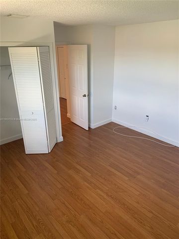 985 NW 132nd Ct, Miami, FL 33182