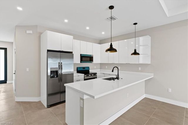 3780 KITTYHAWK DR 3780, Fort Myers, FL 33905