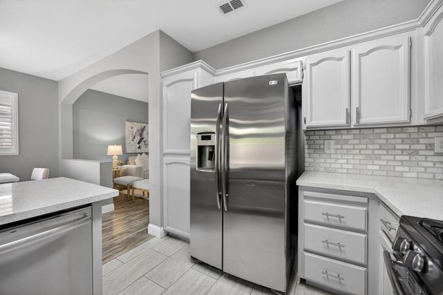 7915 NEYLAND Way, Sacramento, CA 95829