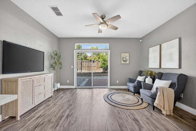 7915 NEYLAND Way, Sacramento, CA 95829