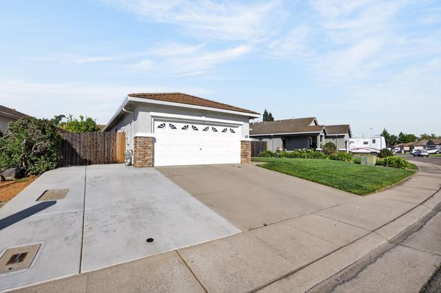 7915 NEYLAND Way, Sacramento, CA 95829