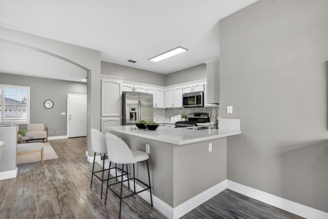 7915 NEYLAND Way, Sacramento, CA 95829