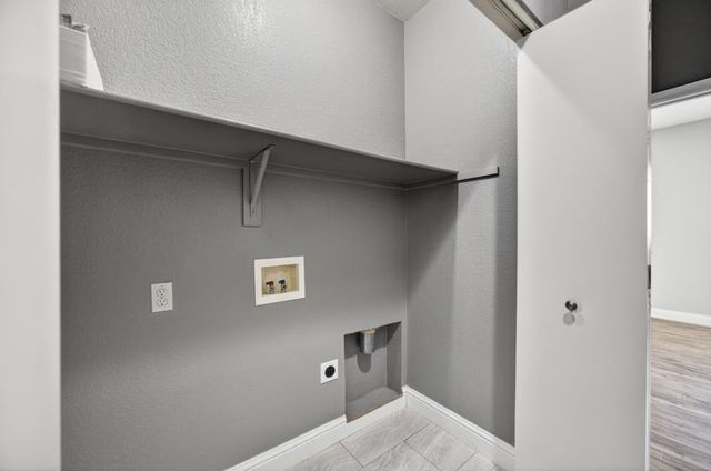 7915 NEYLAND Way, Sacramento, CA 95829