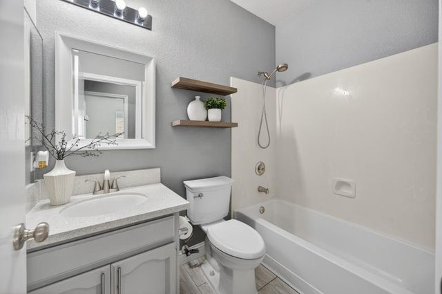 7915 NEYLAND Way, Sacramento, CA 95829