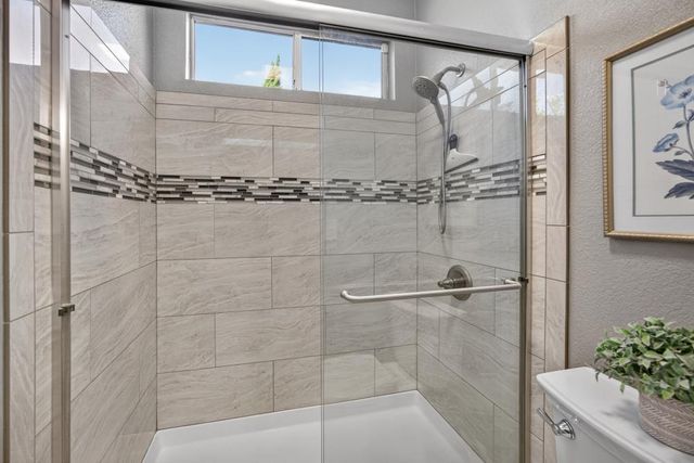 7915 NEYLAND Way, Sacramento, CA 95829