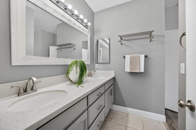 7915 NEYLAND Way, Sacramento, CA 95829