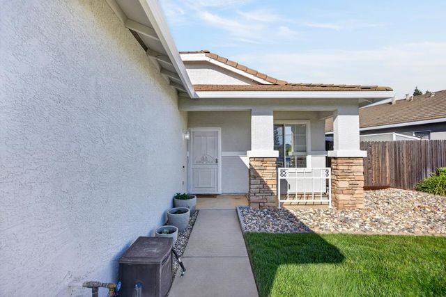 7915 NEYLAND Way, Sacramento, CA 95829