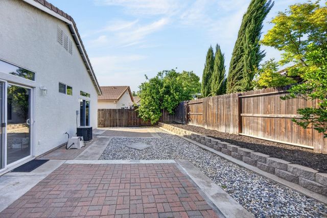 7915 NEYLAND Way, Sacramento, CA 95829